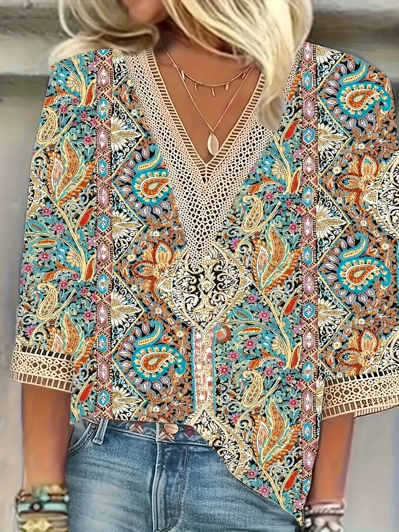 Divina | V-hals Bluse med Korte Ermer