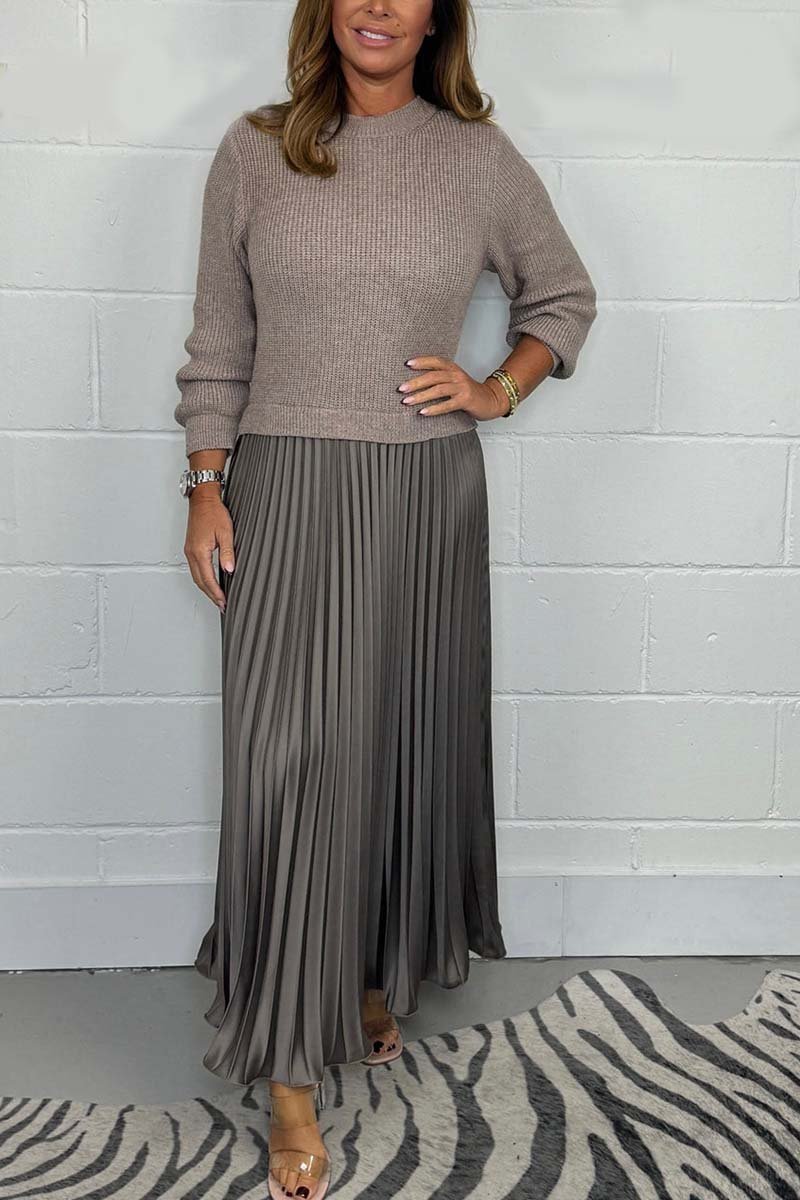 Emilia™ - Long jumper with pleated skirt