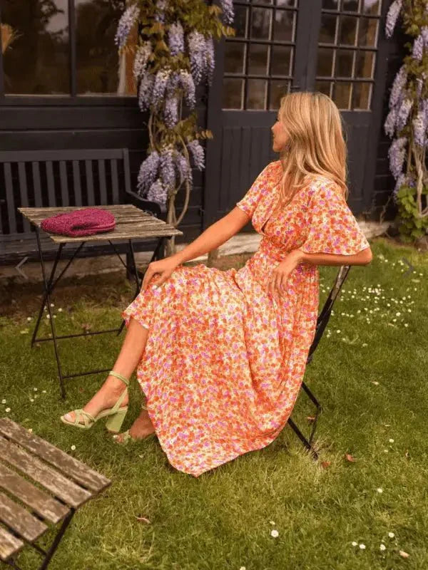 Laila – Ava Maxikjole med V-hals og Blomsterprint