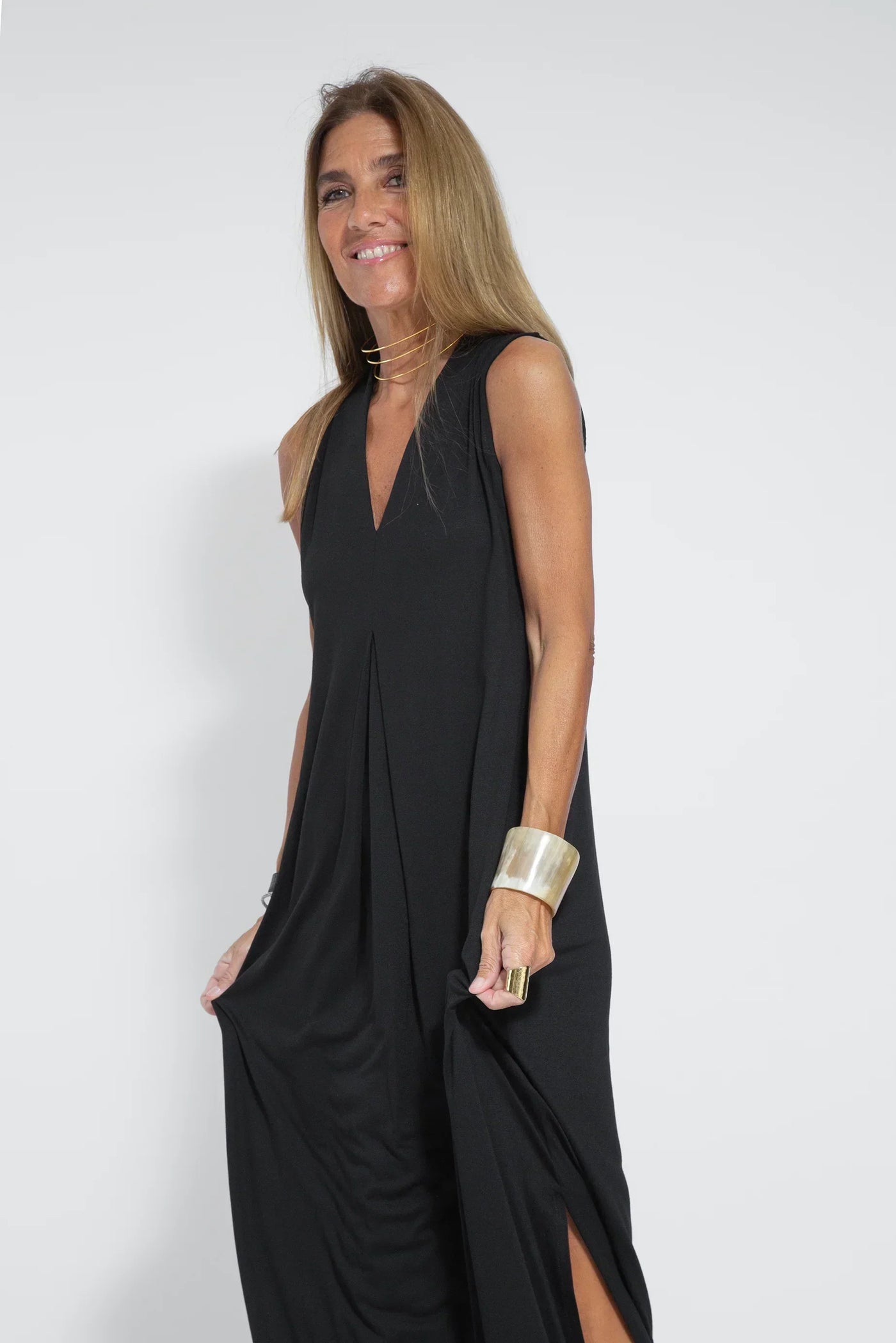 Isabella – Abito lungo ed elegante con scollo a V