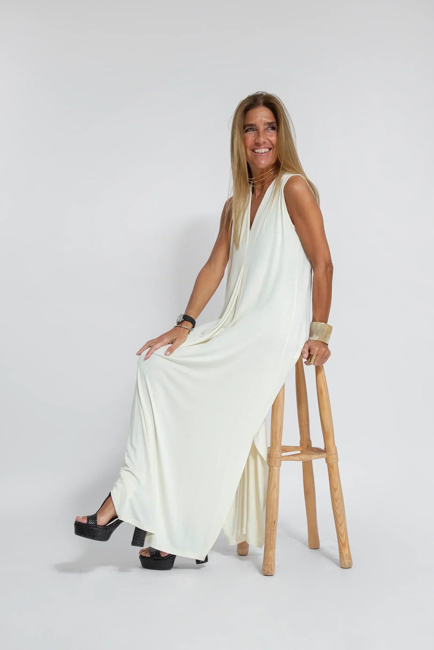 Isabella – Abito lungo ed elegante con scollo a V
